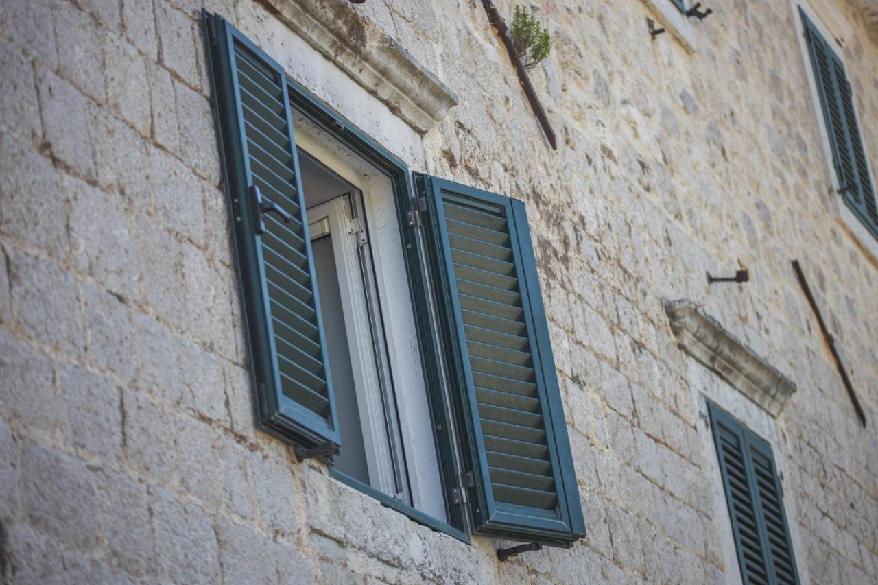 Kamena Palata Apartments كوتور المظهر الخارجي الصورة