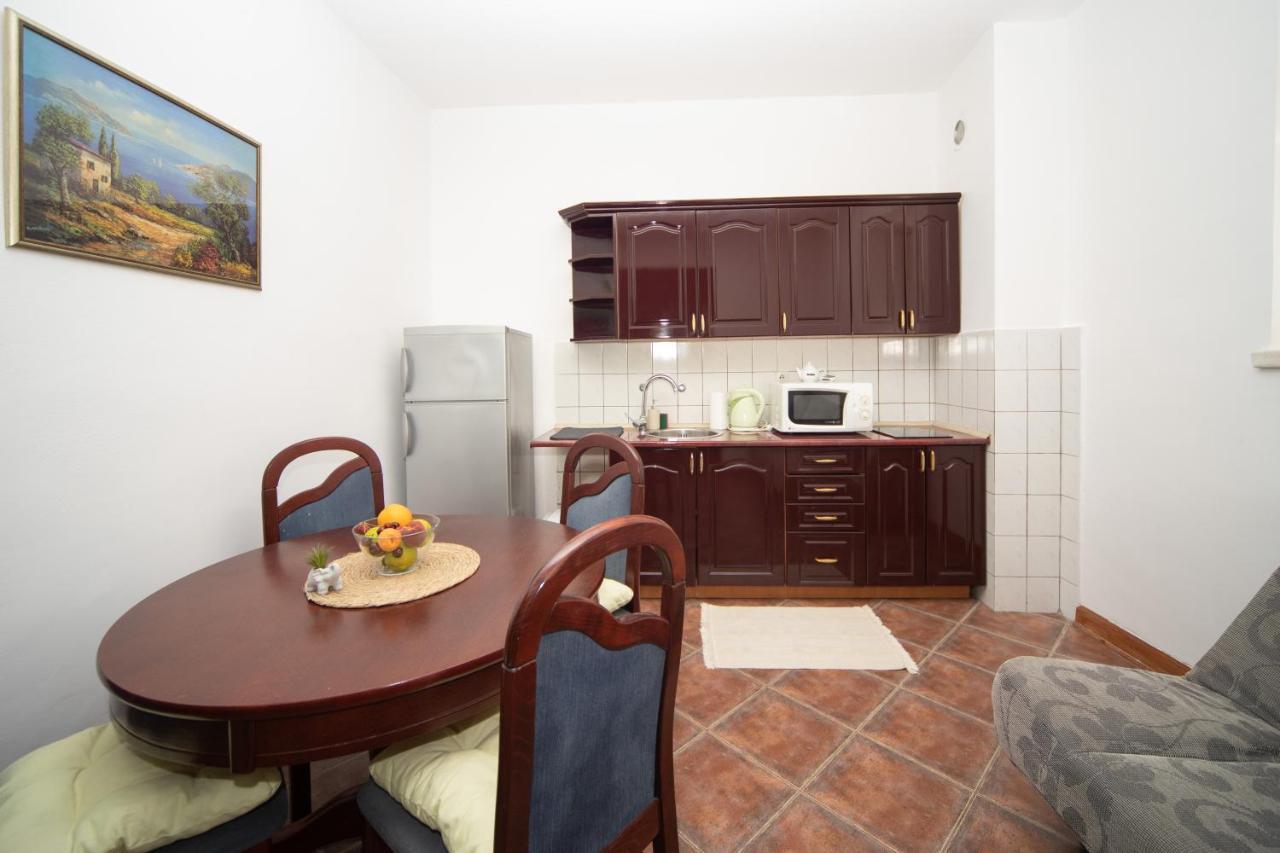 Kamena Palata Apartments كوتور المظهر الخارجي الصورة