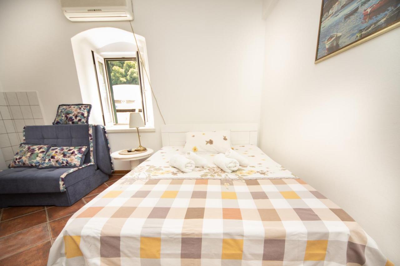 Kamena Palata Apartments كوتور المظهر الخارجي الصورة