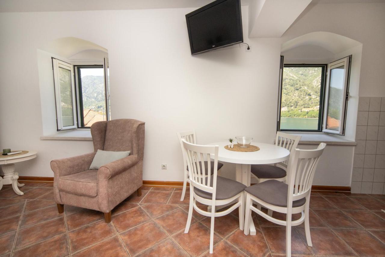 Kamena Palata Apartments كوتور المظهر الخارجي الصورة
