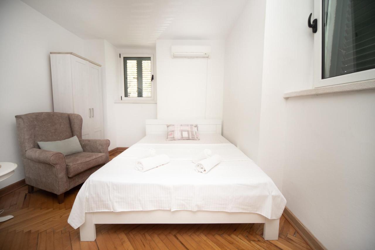 Kamena Palata Apartments كوتور المظهر الخارجي الصورة